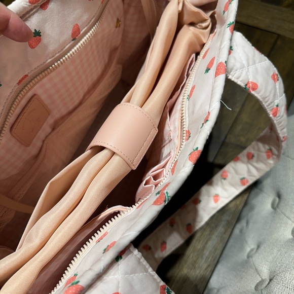 Poppy and Peonies On The Go Tote Mini Strawberry Print - Picture 10 of 10